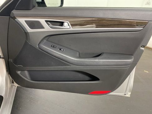 Used 2015 Hyundai Genesis 3.8 w/ Option Group 03 RWD image 30