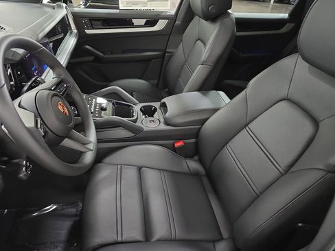 New 2026 Porsche Cayenne image 5