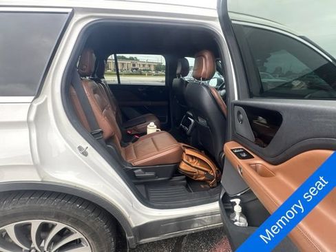 Used 2020 Lincoln Aviator Reserve w/ Elements Package Plus AWD/4WD image 13