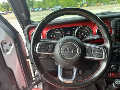 Used 2021 Jeep Gladiator Rubicon AWD/4WD image 13