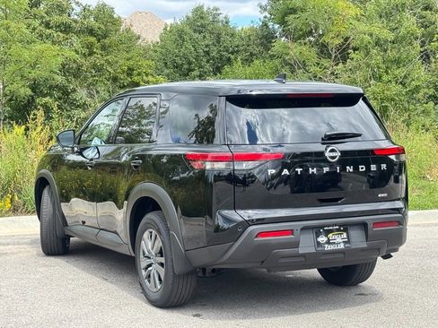 Certified 2025 Nissan Pathfinder S image 4
