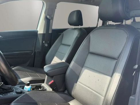 Used 2019 Volkswagen Tiguan SE w/ Panoramic Sunroof Package AWD/4WD image 11