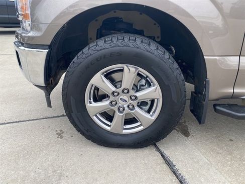 Used 2018 Ford F150 XLT w/ Equipment Group 302A Luxury image 15