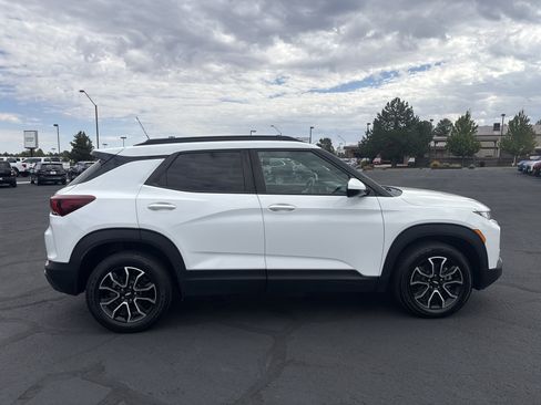 Used 2021 Chevrolet TrailBlazer ACTIV w/ Technology Package AWD/4WD image 7
