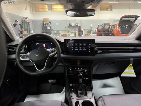 New 2026 Volkswagen Jetta SE image 27