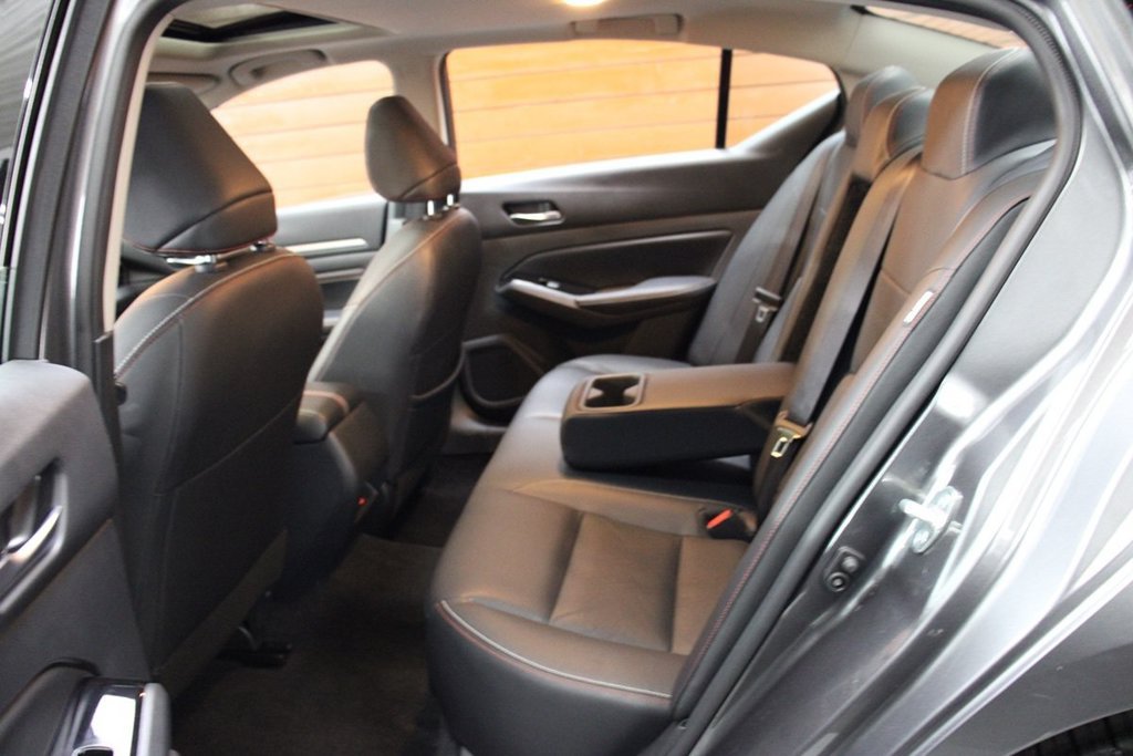 Used 2023 Nissan Altima 2.5 SR w/ SR Premium Package FWD image 15