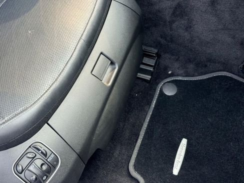 Used 2011 Mercedes-Benz SL 550 image 27