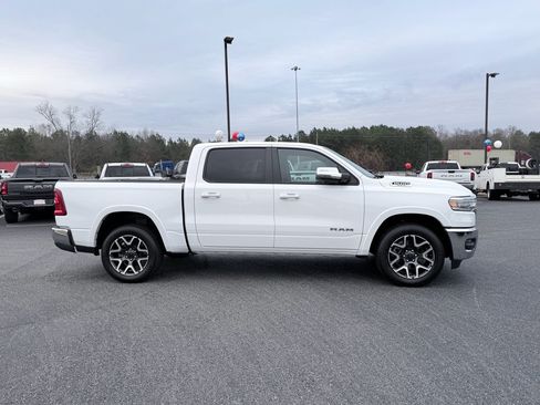 Used 2025 RAM 1500 Laramie AWD/4WD image 4