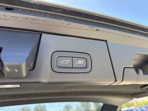 New 2025 Volvo V90 B6 Cross Country Plus w/ Protection Package Premier image 8