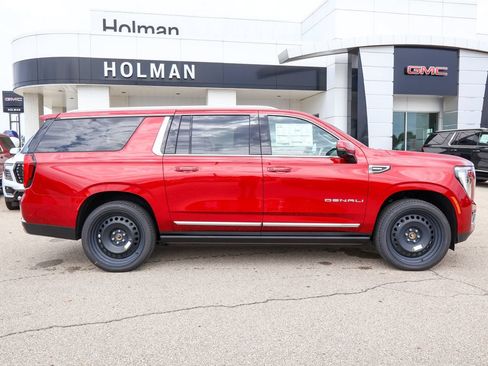 New 2026 GMC Yukon XL Denali w/ Denali Reserve Package AWD/4WD image 2