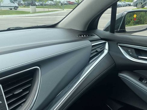 Used 2019 Buick Enclave Essence AWD/4WD image 48
