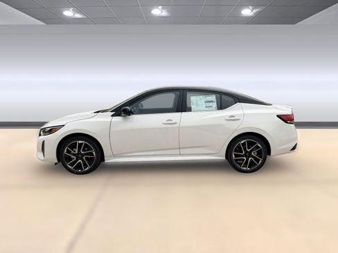 New 2025 Nissan Sentra SR image 2
