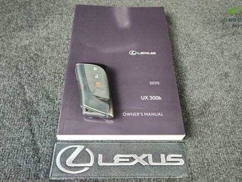 Used 2025 Lexus UX 300h FWD image 58