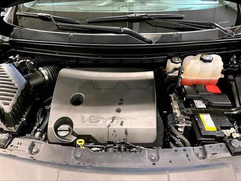 Used 2023 Chevrolet Traverse LT image 31