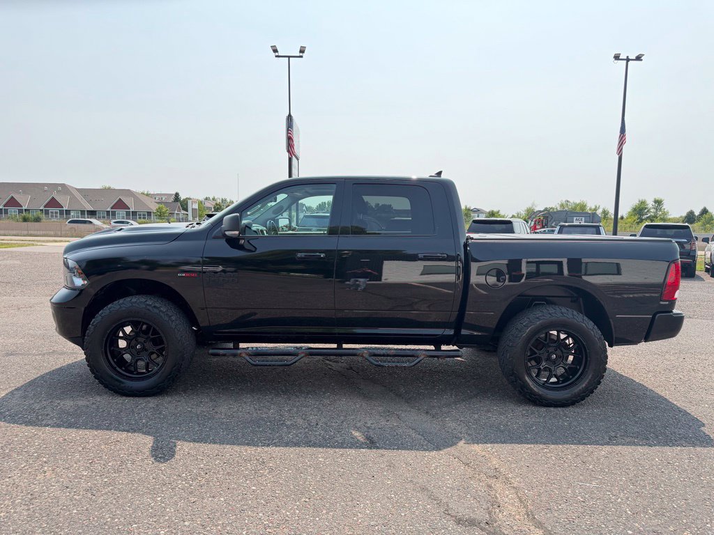 Used 2019 RAM 1500 Classic SLT w/ Black Appearance Group AWD/4WD image 10