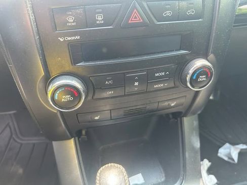 Used 2011 Kia Sorento EX w/ Premium Pkg FWD image 14