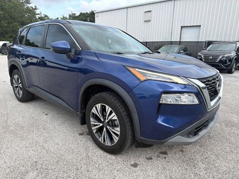 Used 2022 Nissan Rogue SV FWD image 3