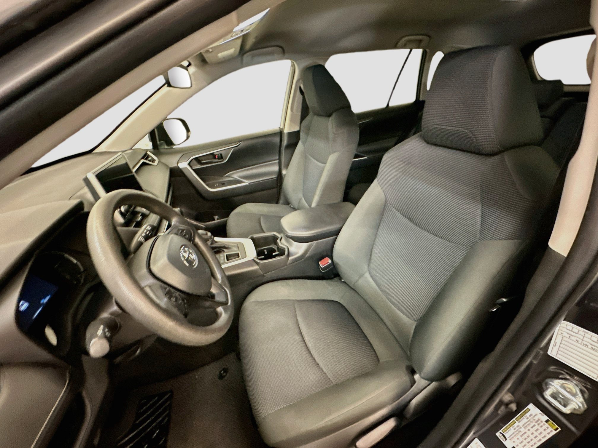 Used 2025 Toyota RAV4 LE AWD/4WD image 13