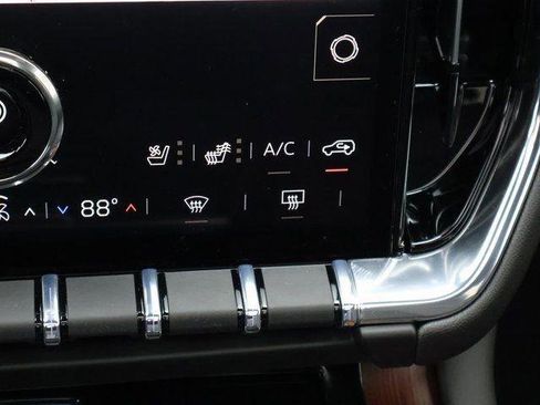 New 2026 GMC Yukon Denali w/ Sun & Power Step Package AWD/4WD image 30