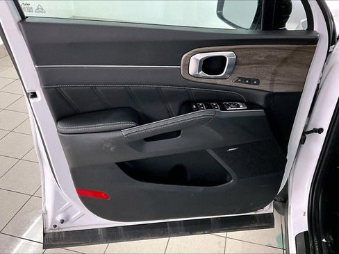 Used 2023 Kia Sorento SX Prestige image 20