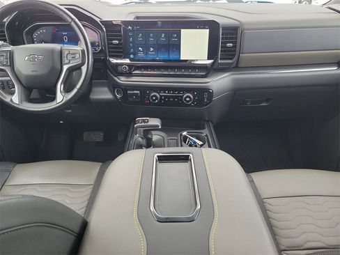 Used 2022 Chevrolet Silverado 1500 ZR2 image 14