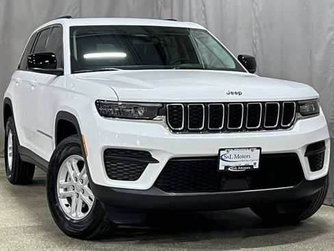 Certified 2023 Jeep Grand Cherokee Laredo image 35