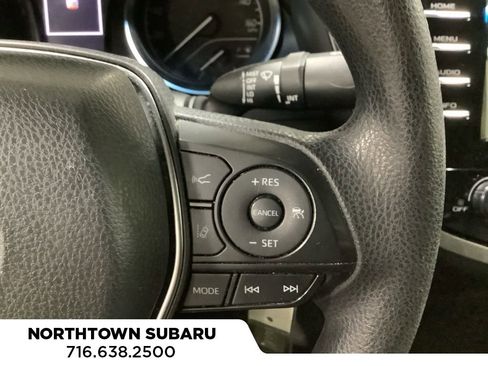 Used 2018 Toyota Camry LE image 10