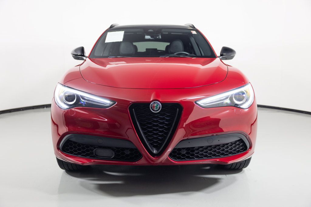 Used 2023 Alfa Romeo Stelvio Veloce AWD/4WD image 8
