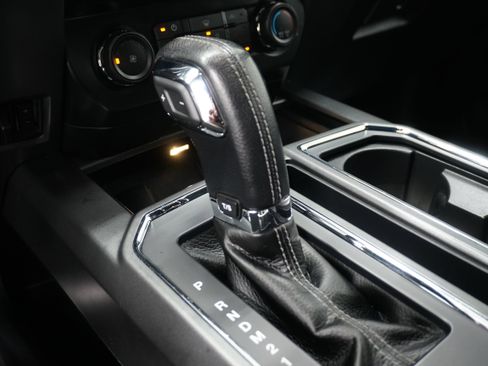 Used 2015 Ford F150 XLT w/ Equipment Group 302A Luxury image 20