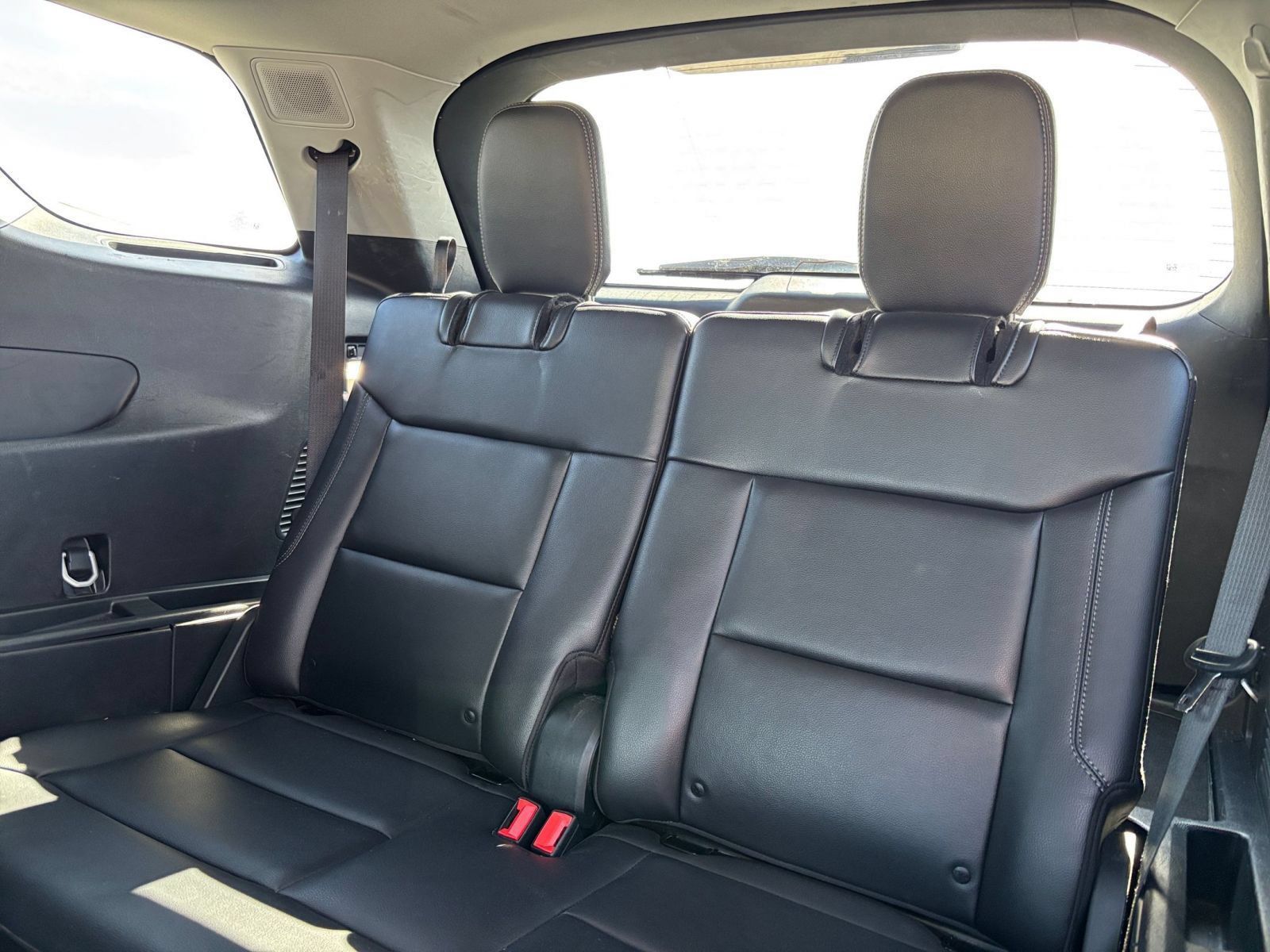 Used 2023 Ford Explorer Limited AWD/4WD image 31