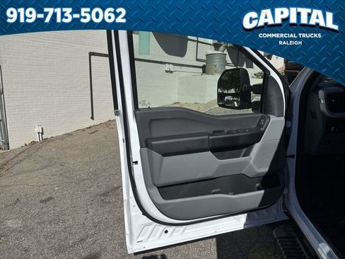 New 2026 Ford F250 XL w/ XL Chrome Package image 21