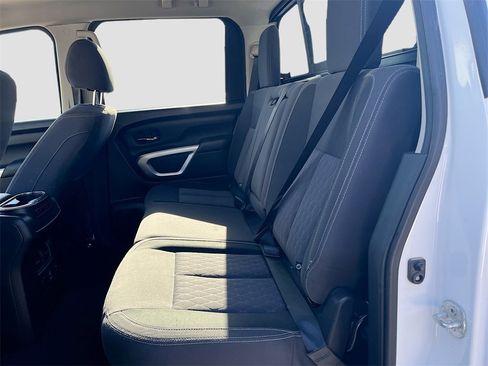 Used 2021 Nissan Titan SV w/ SV Convenience Package image 24
