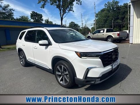 Used 2023 Honda Pilot Elite image 1