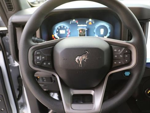 New 2025 Ford Bronco Base image 22