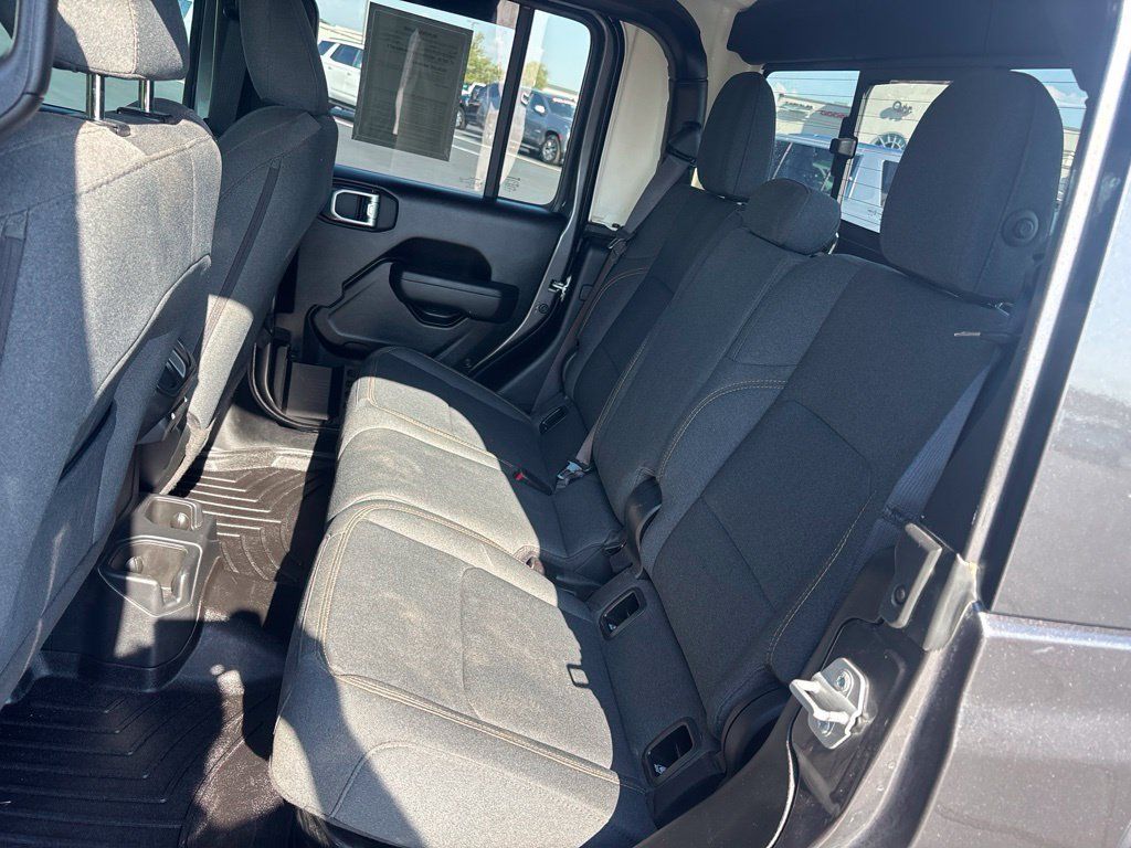 Used 2025 Jeep Gladiator Sport AWD/4WD image 10