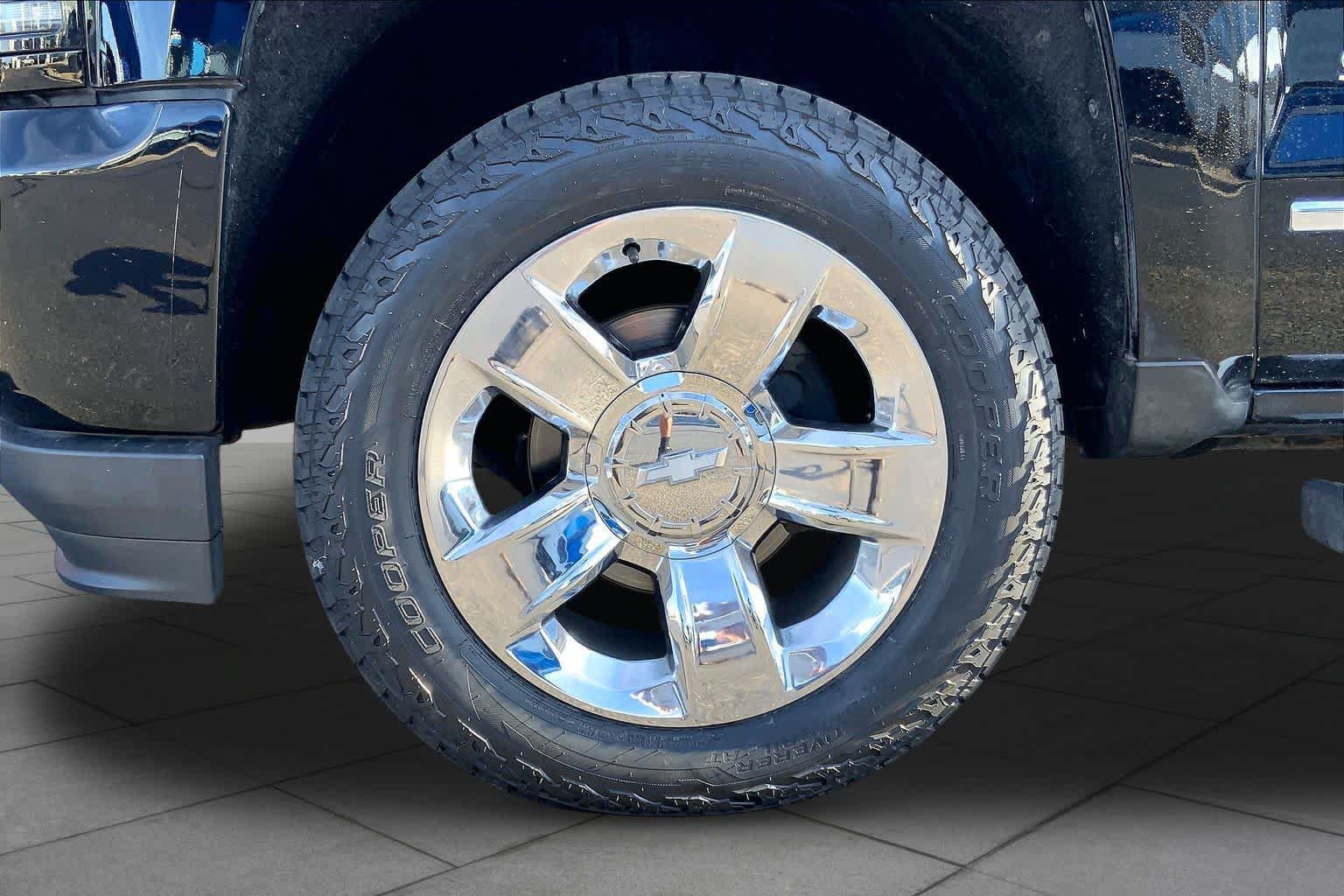 Used 2018 Chevrolet Silverado 1500 LTZ Z71 AWD/4WD image 11