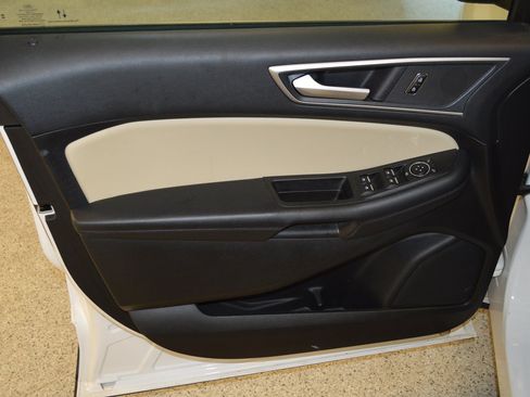 Used 2024 Ford Edge SEL AWD/4WD image 14