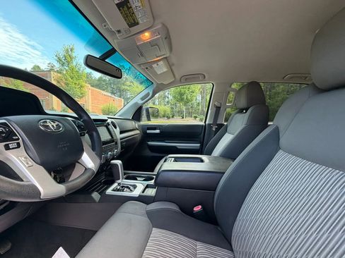 Used 2014 Toyota Tundra SR5 w/ SR5 Upgrade Package AWD/4WD image 13