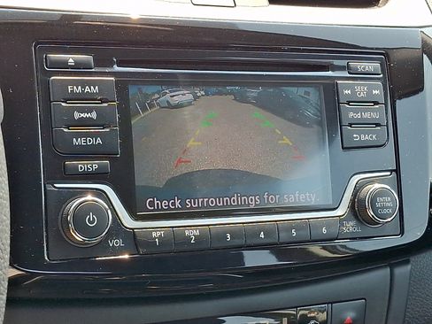 Used 2018 Nissan Sentra SV FWD image 19