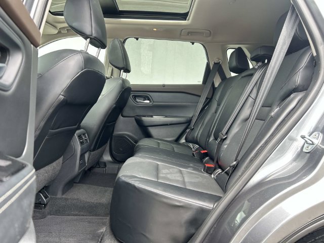 Used 2022 Nissan Rogue SV w/ SV Premium Package AWD/4WD image 16