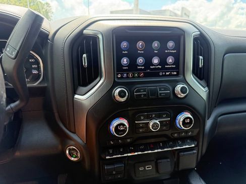 Used 2021 GMC Sierra 2500 Denali w/ Denali Black Diamond Edition AWD/4WD image 10