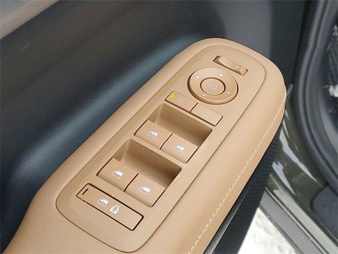 Used 2025 Hyundai Santa Fe Limited image 12