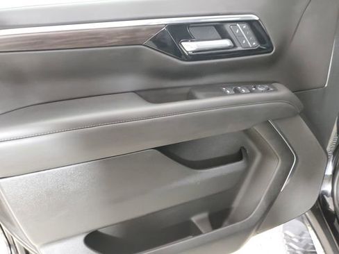 Used 2025 Chevrolet Tahoe Z71 image 19