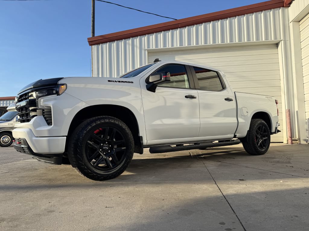 Used 2023 Chevrolet Silverado 1500 RST w/ Redline Edition AWD/4WD image 31