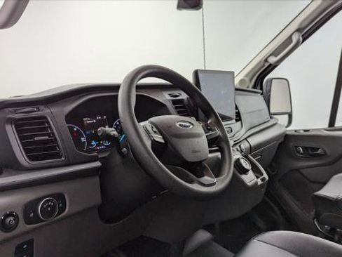 Used 2022 Ford E-Transit Medium Roof RWD image 21