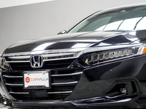 Used 2021 Honda Accord Touring image 2