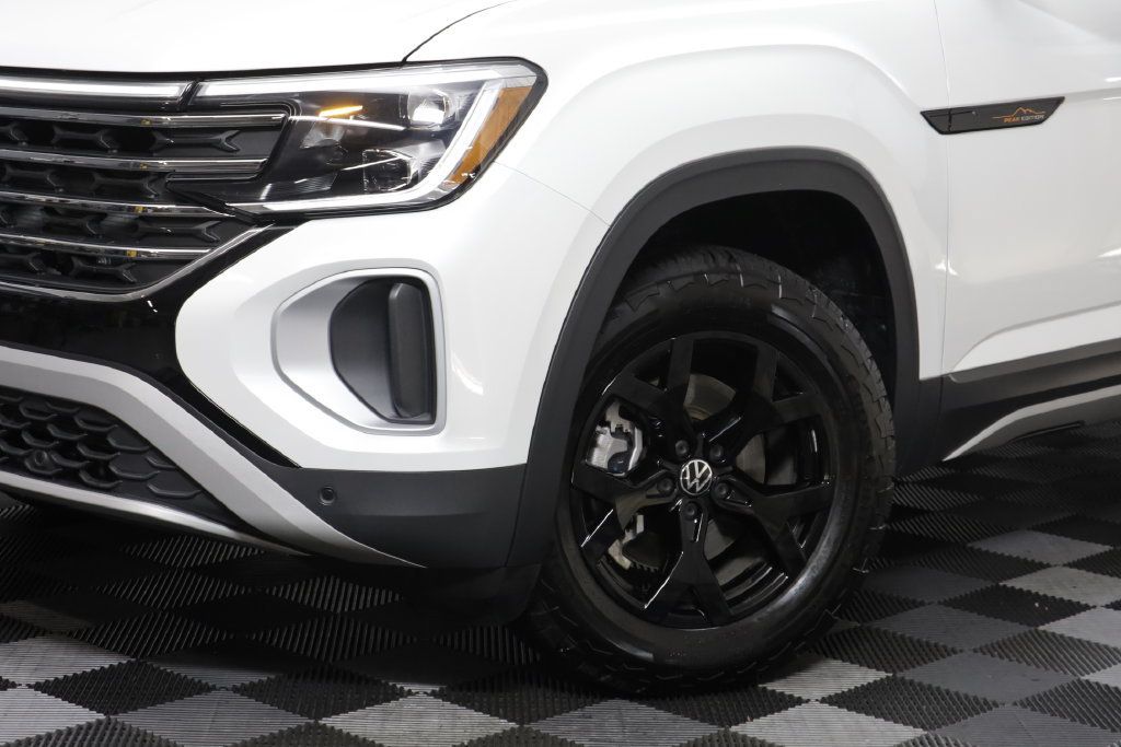 Used 2026 Volkswagen Atlas Peak Edition AWD/4WD image 3