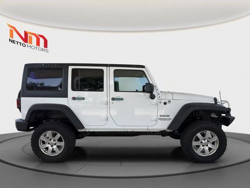 Used 2014 Jeep Wrangler Unlimited Sport w/ Connectivity Group AWD/4WD image 6
