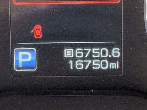 Used 2022 Subaru Ascent Premium w/ Convenience Package image 12