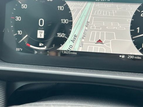 Used 2024 Land Rover Discovery Dynamic SE image 41